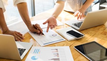 Discussion about top market research survey companies in Singapore